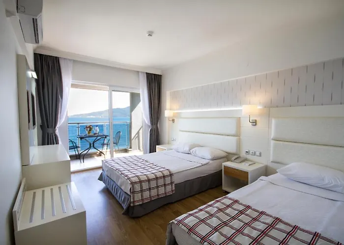 Yunus Beach Hotel 3*