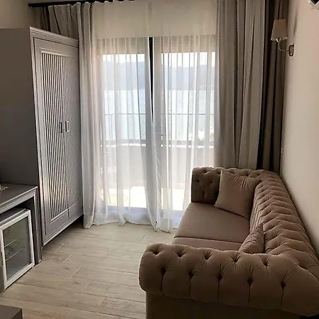 Yunus Hotel