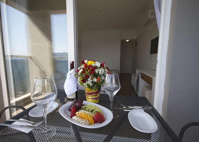 Yunus Hotel