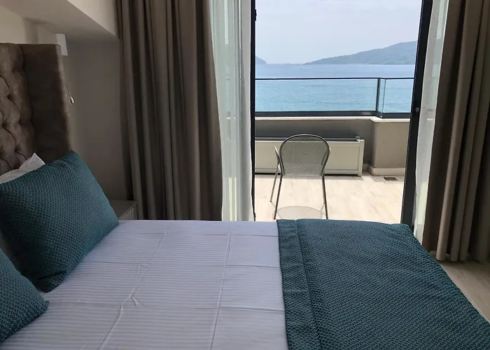 유누스 호텔 말마리스